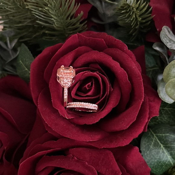 Elegant, Romantic Wedding Ring Set for Parties - Rose Gold - Picture 4 of 11